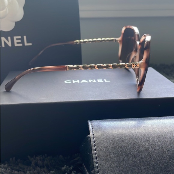SOLD —Chanel 100% authentic Square Sunglass was Like new - Picture 3 of 12